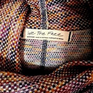 We The Free Sz M cowl-neck wide arm split side tunic like new multi colored
